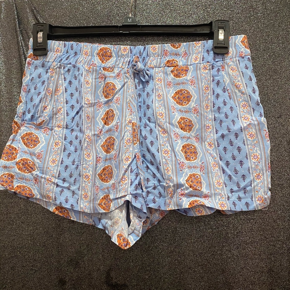 Loose fit shorts